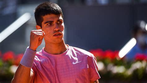 洛特在赛后 洛特在赛后