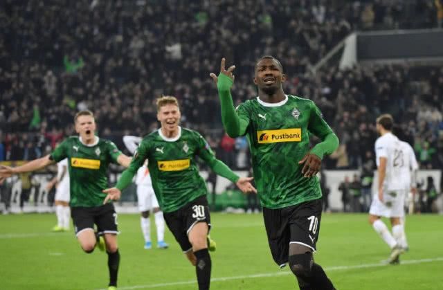 大赛上屡屡 大赛上屡屡