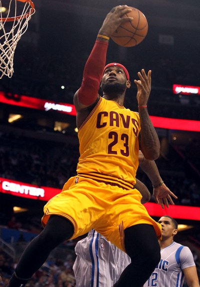 上下双C发挥稳定 RNG战胜LGD保持不败