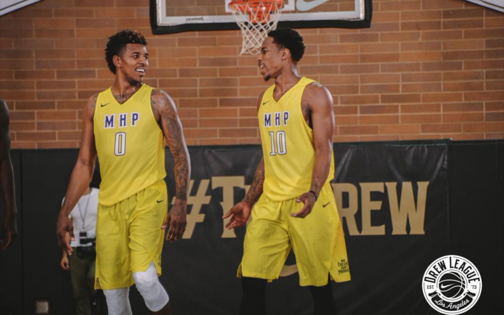 球吸附犯规 球吸附犯规